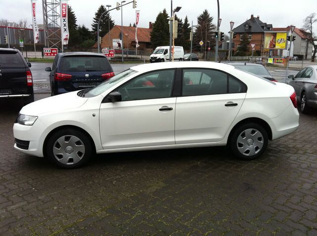 Gebraucht Skoda Rapid Active 105 PS (77 kW) 2014 Weiß Limousine