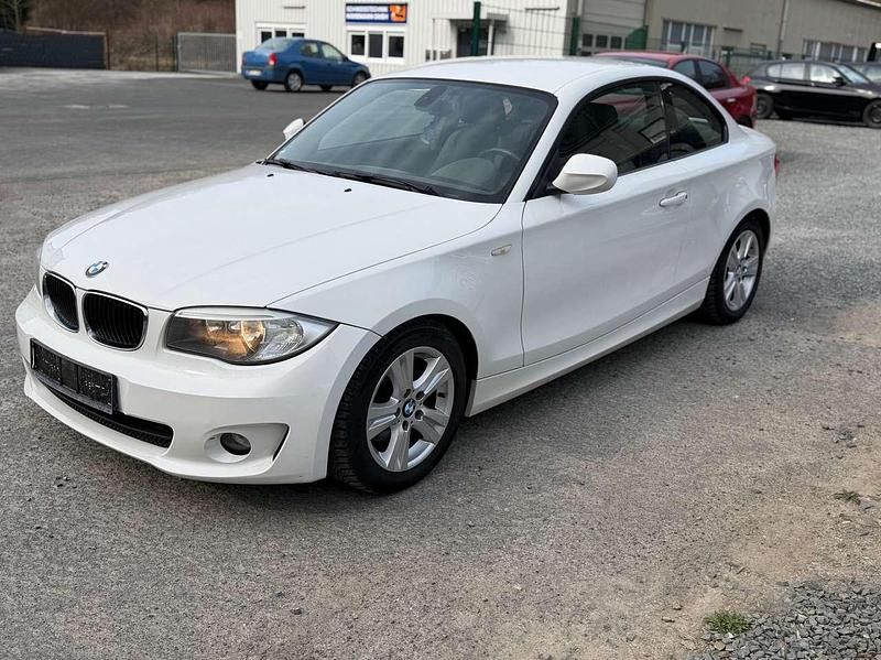 Gebraucht BMW 118 Coupé Advantage 143 PS (105 kW) 2011 Weiß Coupé