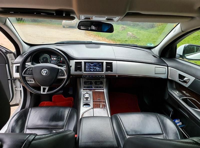 Second-hand Jaguar XF 190 CP (139 kW) 2012 Alb Berlinǎ