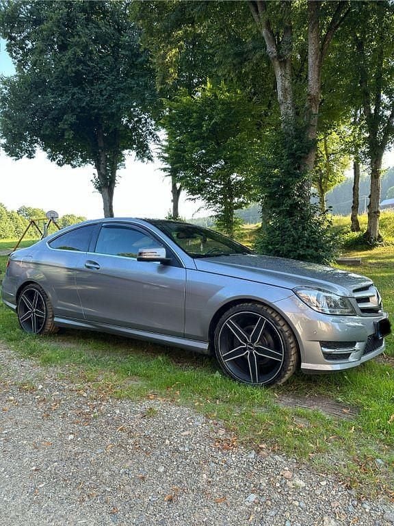 Grau Gebraucht 2013 Mercedes C250 Coupé | 10.000 € (Guter Preis) - Bild 1/4