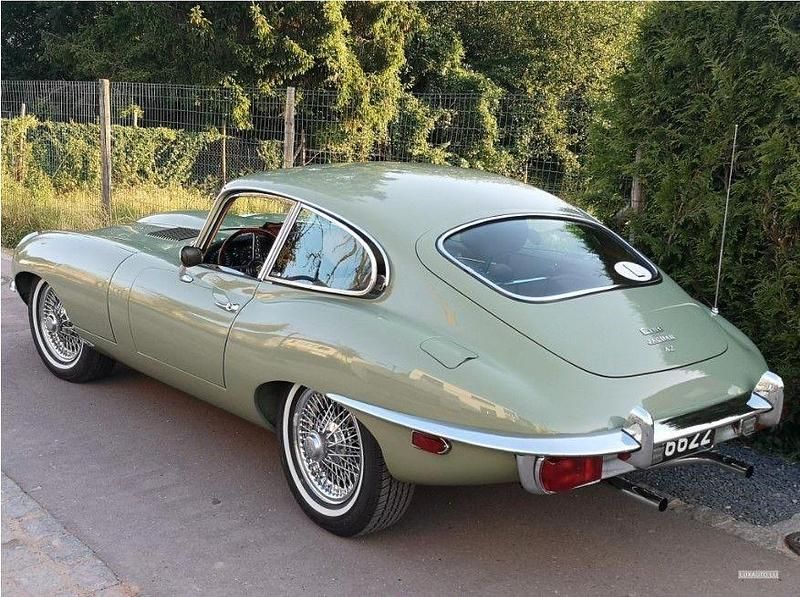 Grün Gebraucht 1969 Jaguar E-Type Cabrio | 81.000 € - Bild 1/4