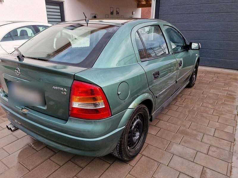 Usata Opel Astra 75 CV (55 kW) 1998 Verde Berlina