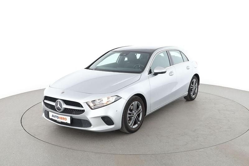 Grau Gebraucht 2018 Mercedes A200 Limousine | 21.310 € (Guter Preis) - Bild 1/3