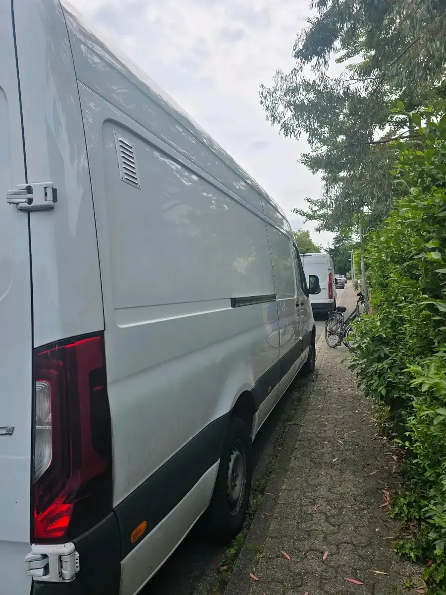 Używany Mercedes Sprinter 163 KM (119 kW) 2023 Biały Van