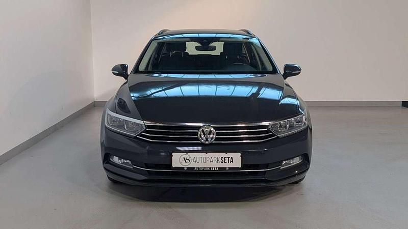 Gebraucht VW Passat 120 PS (88 kW) 2016 Grau Kombi