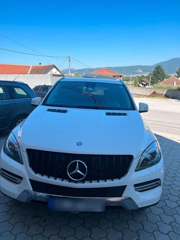 Weiß Gebraucht 2014 Mercedes ML250 SUV | 17.500 € (Fairer Preis) - Bild 1/4