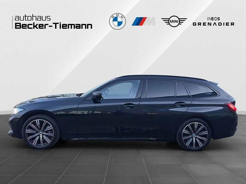 Gebraucht BMW 330 286 PS (210 kW) 2023 Saphirschwarz Kombi