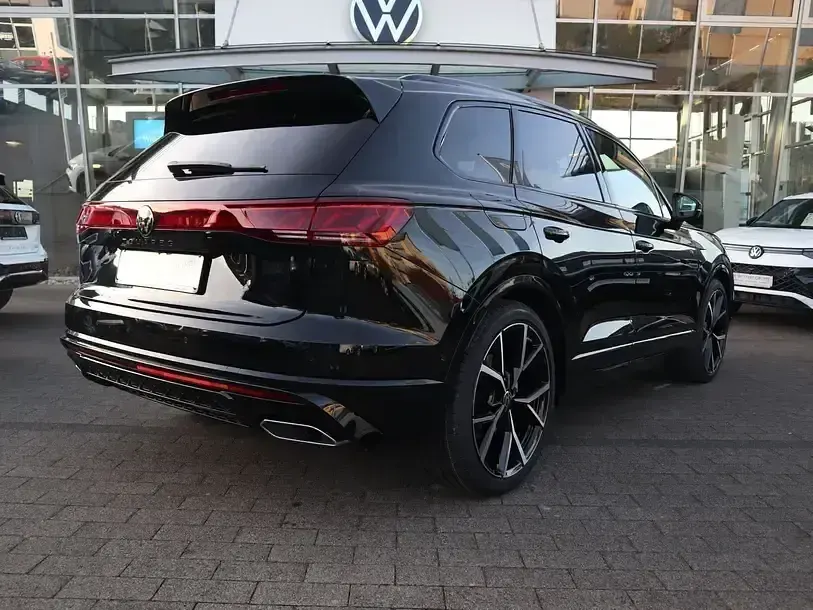 Gebraucht VW Touareg R-line 286 PS (210 kW) 2025 Grenadillschwarz metallic SUV