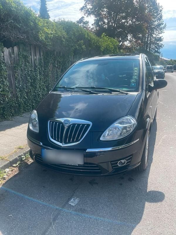 Braun Gebraucht 2010 Lancia Musa Van / Kleinbus | 2.300 € (Superpreis) - Bild 1/4