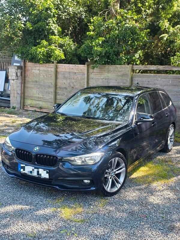 Blau Gebraucht 2016 BMW 320 M Sport Kombi | 9.500 € (Superpreis) - Bild 1/4