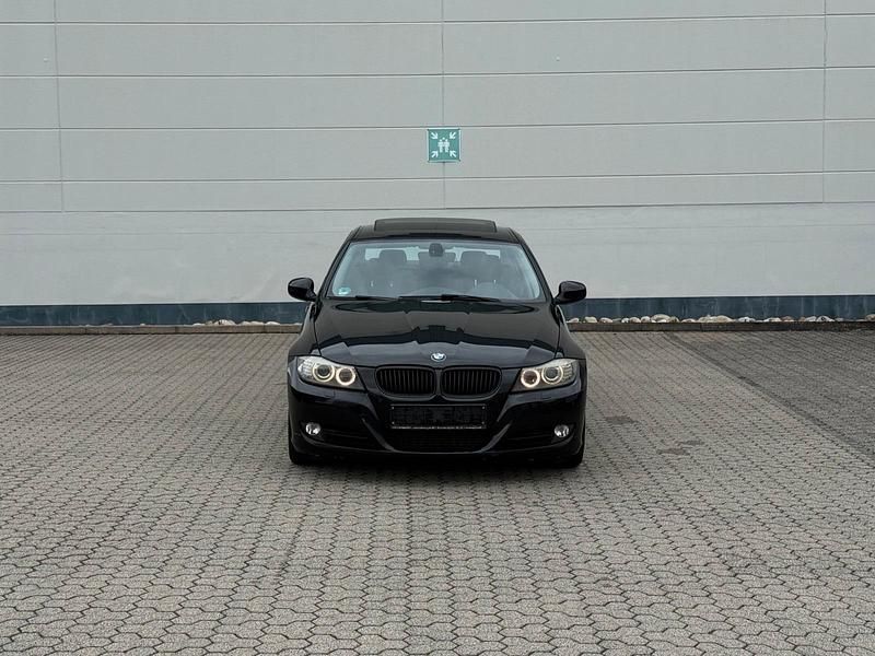 Second-hand BMW 320 Efficient Dynamics 163 CP (119 kW) 2011 Negru Berlinǎ