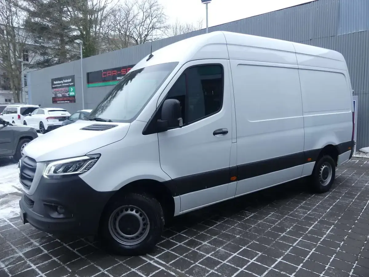 Second-hand Mercedes Sprinter 170 CP (125 kW) 2022 Alb Van