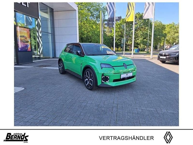 Neu Renault 5 E-Tech Urban 89 kW (122 PS) 2025 Grün Limousine