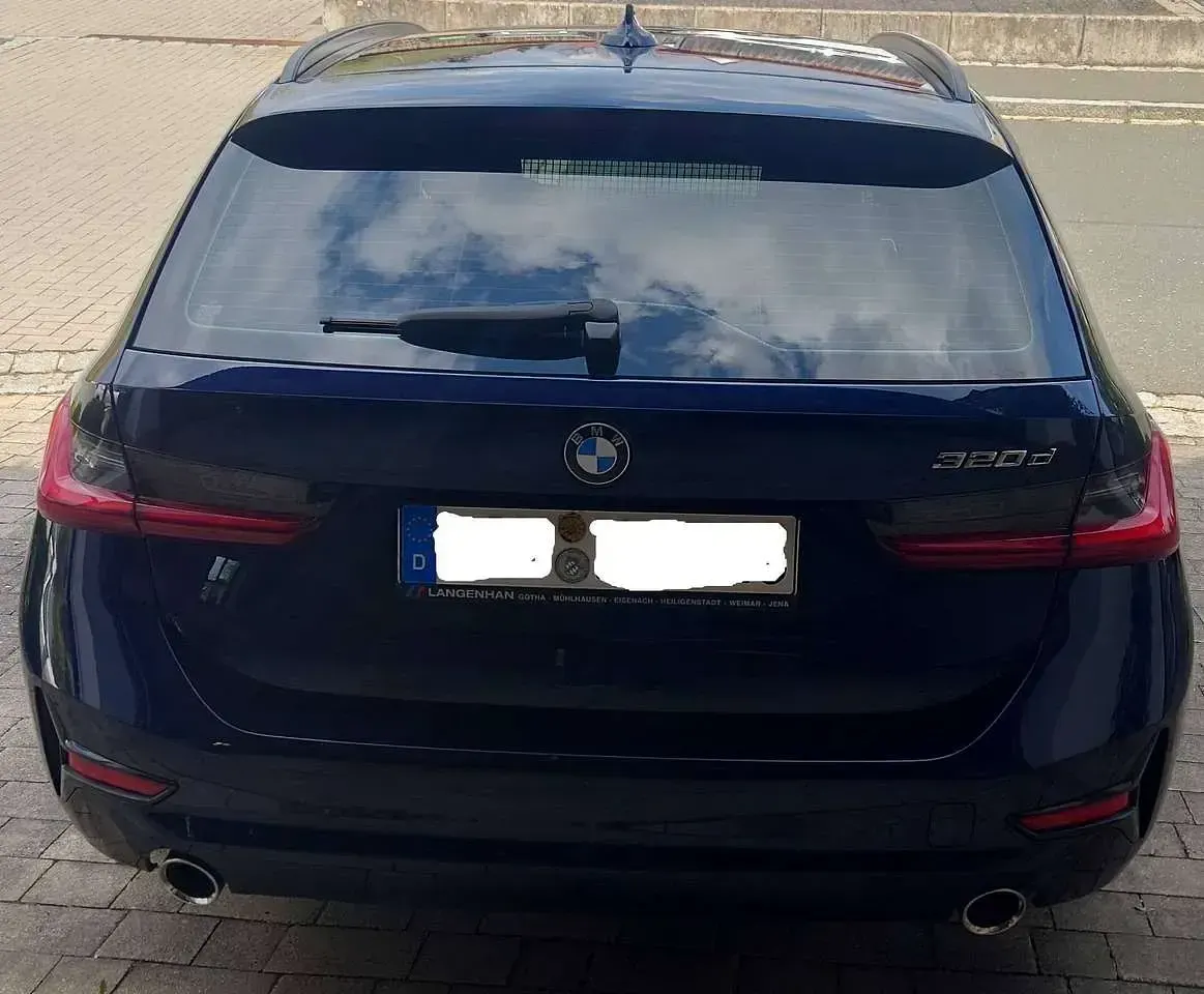 Używany BMW 320 Advantage 190 KM (139 kW) 2022 Niebieski Kombi