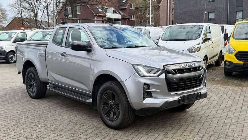Gebraucht Isuzu D-Max 163 PS (119 kW) 2022 Grau SUV