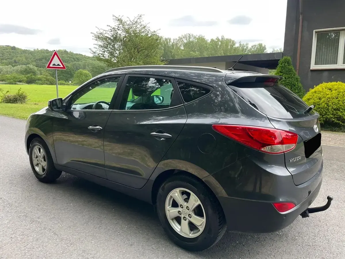 Gebraucht Hyundai ix35 136 PS (100 kW) 2011 Grau SUV