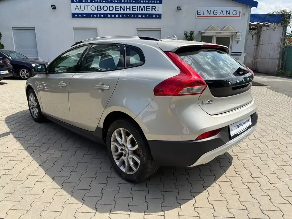 Gebraucht Volvo V40 CC 120 PS (88 kW) 2017 Gold Kombi