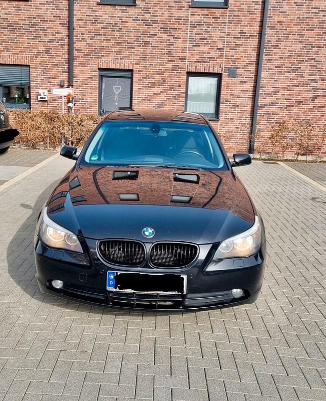 Gebraucht BMW 523 170 PS (125 kW) 2006 Schwarz Limousine