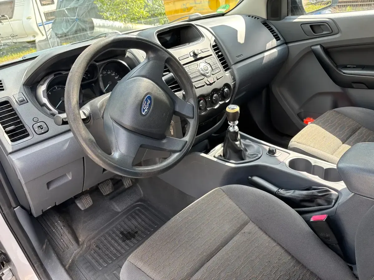 Gebraucht Ford Ranger 150 PS (110 kW) 2012 Silber Pickup