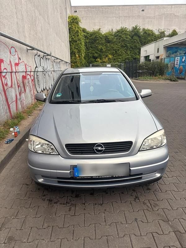 Grau Gebraucht 2001 Opel Astra Limousine | 1.000 € (Superpreis) - Bild 1/4