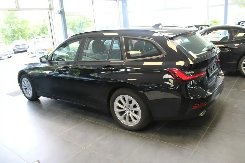 Gebraucht BMW 320 190 PS (139 kW) 2022 Schwarz Kombi