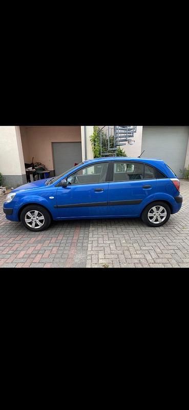 Gebraucht Kia Rio 96 PS (70 kW) 2009 Blau Limousine