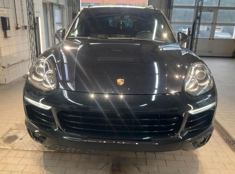 Schwarz Gebraucht 2015 Porsche Cayenne S Chrono SUV | 30.990 € (Superpreis) - Bild 1/4