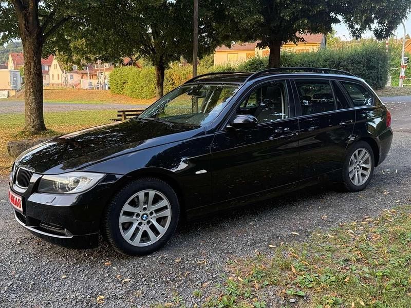 Schwarz Gebraucht 2006 BMW 320 Advantage Kombi | 9.990 € - Bild 1/4