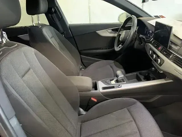 Gebraucht Audi A4 Advanced 204 PS (150 kW) 2023 Brillantschwarz Kombi