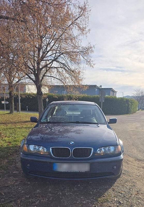 Second-hand BMW 318 143 CP (105 kW) 2002 Albastru Berlinǎ