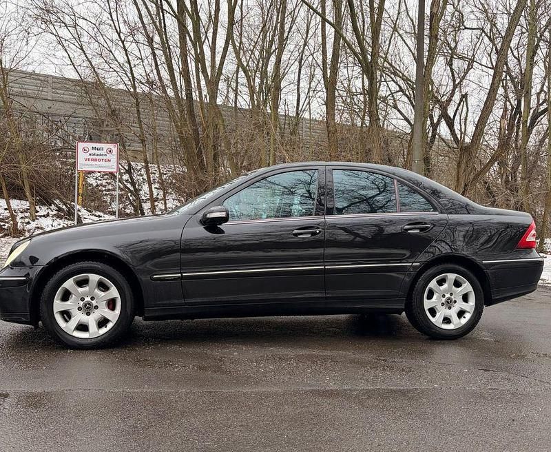 Gebraucht Mercedes C180 Avantgarde 143 PS (105 kW) 2006 Schwarz Limousine