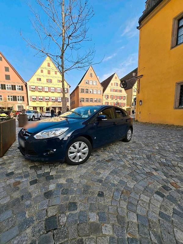 Usata Ford Focus 150 CV (110 kW) 2013 Blu Berlina
