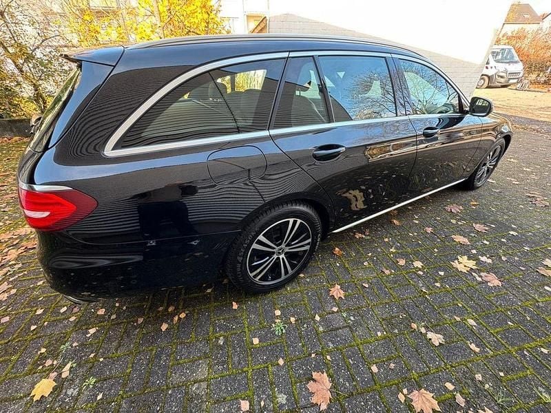 Gebraucht Mercedes E250 211 PS (155 kW) 2017 Schwarz Limousine