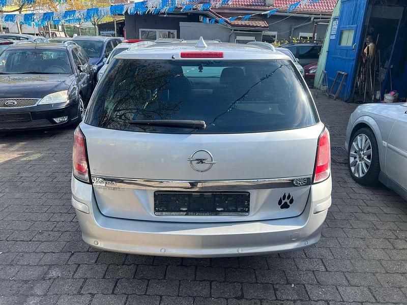Używany Opel Astra Innovation 116 KM (85 kW) 2009 Srebrny Kombi
