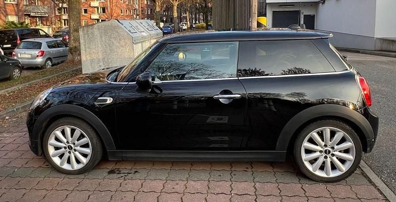 Gebraucht Mini Cooper 136 PS (100 kW) 2017 Schwarz Kleinwagen