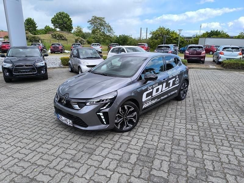 Grau Gebraucht 2023 Mitsubishi Colt Top Limousine | 21.990 € (Guter Preis) - Bild 1/4