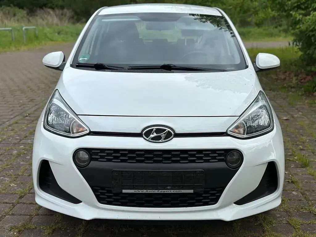 Gebraucht Hyundai i10 67 PS (49 kW) 2019 Weiß Kleinwagen