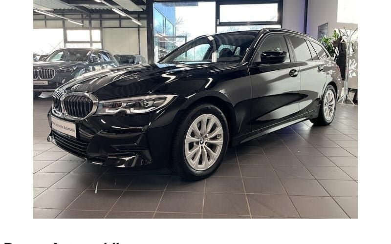 Schwarz Gebraucht 2022 BMW 320 Sport Line Kombi | 27.890 € (Superpreis) - Bild 1/4