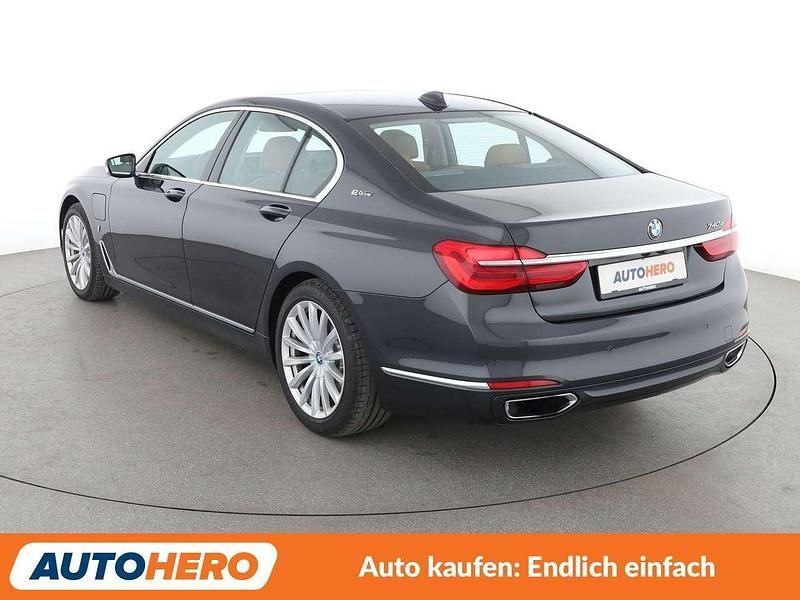 Gebraucht BMW 740 iPerformance 326 PS (239 kW) 2017 Sophistograu Limousine