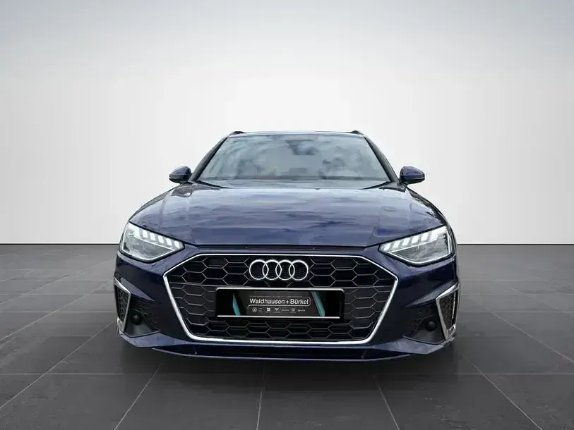 Gebraucht Audi A4 S-Line 204 PS (150 kW) 2023 Navarrablau Kombi