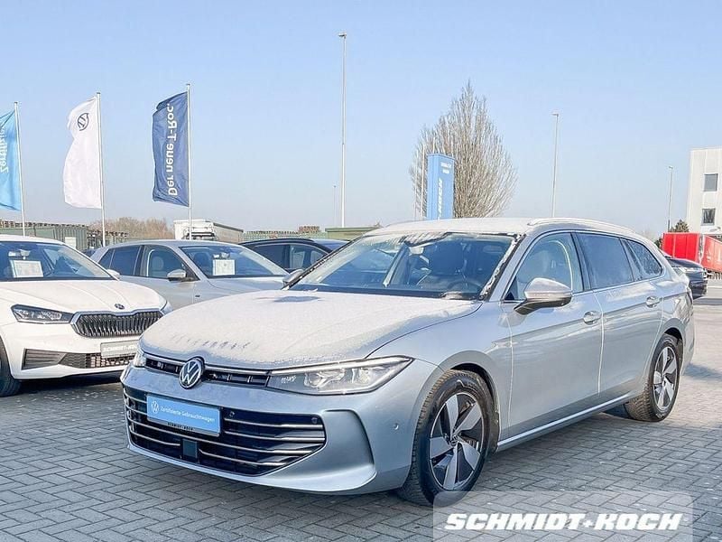 Gebraucht VW Passat Elegance 193 PS (141 kW) 2025 Silber Limousine