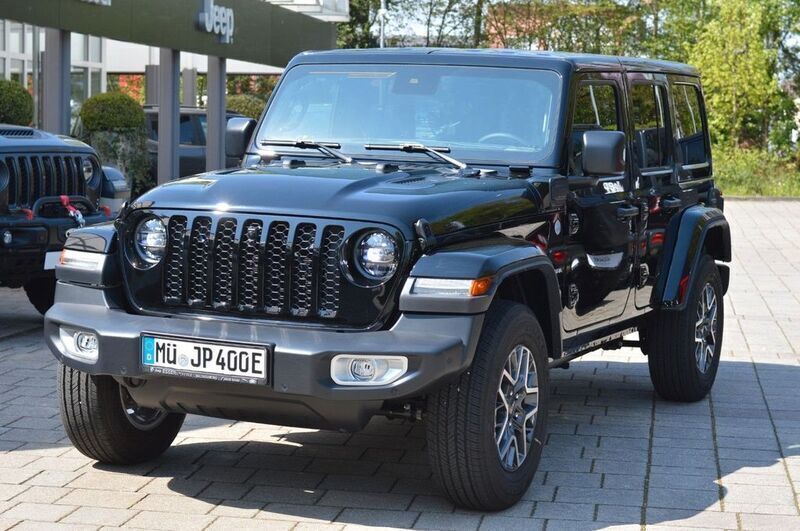 Schwarz Gebraucht 2023 Jeep Wrangler Sahara SUV | 65.900 € (Fairer Preis) - Bild 1/4