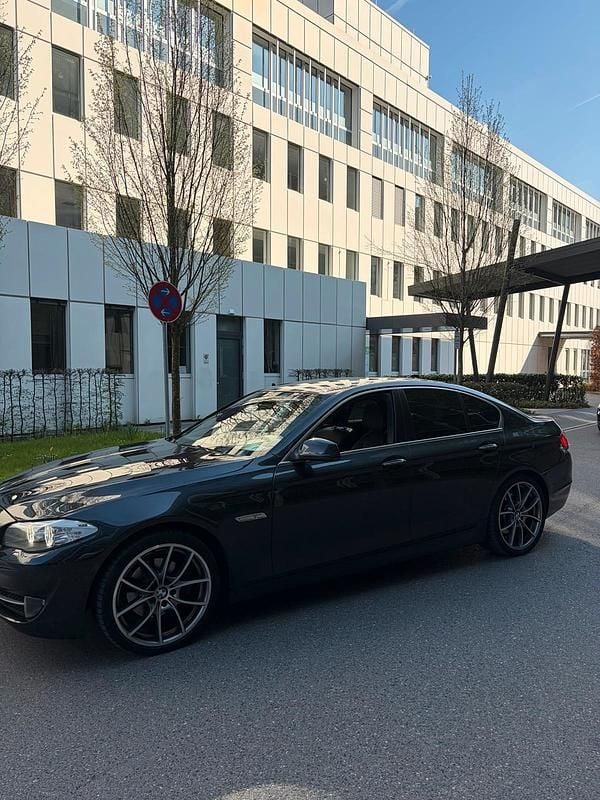 Gebraucht BMW 523 204 PS (150 kW) 2010 Schwarz Limousine