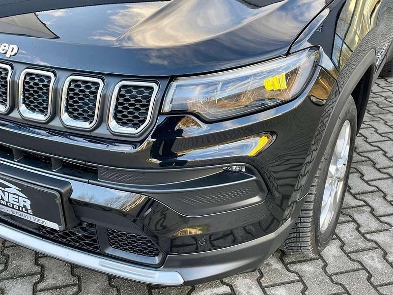 Gebraucht Jeep Compass Altitude 131 PS (96 kW) 2024 Solid black uni SUV