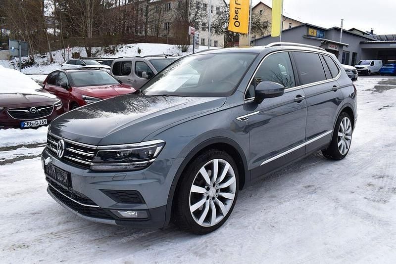 Gebraucht VW Tiguan Allspace Highline 179 PS (131 kW) 2019 Grau metallic (metallic) SUV