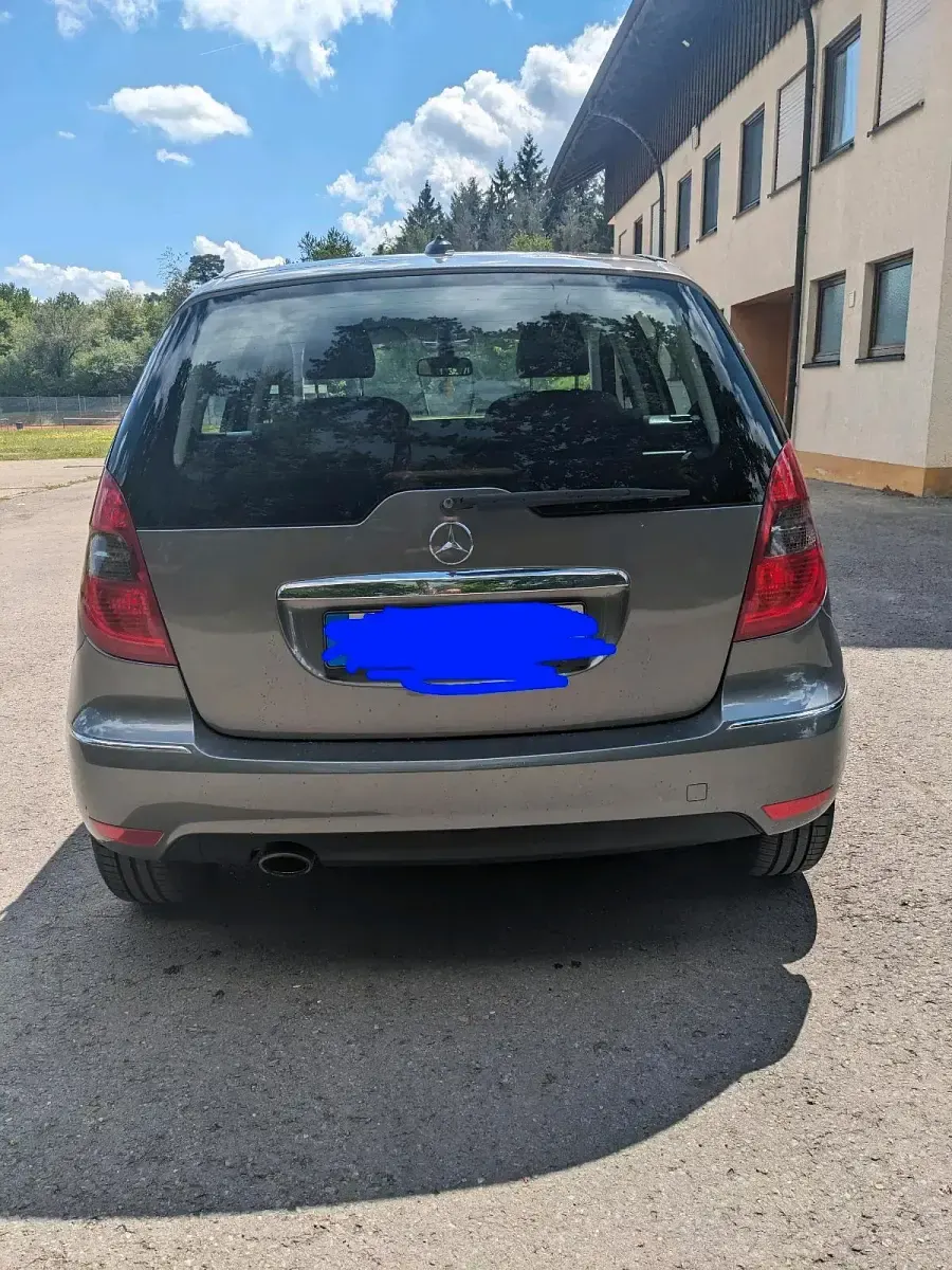 Gebraucht Mercedes A160 95 PS (69 kW) 2010 Grau Limousine