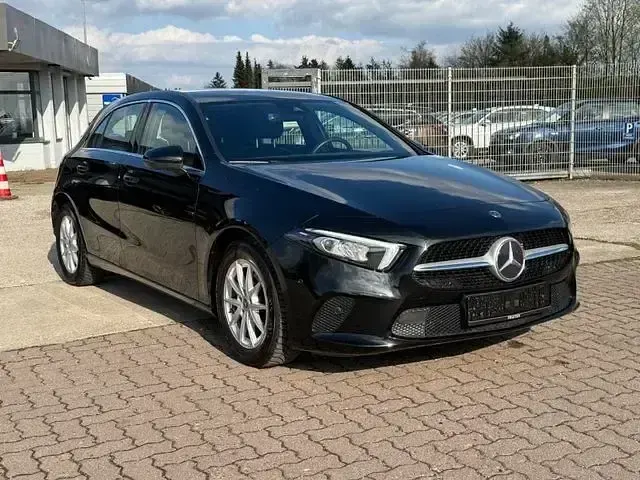 Gebraucht Mercedes A180 116 PS (85 kW) 2019 Andere Limousine