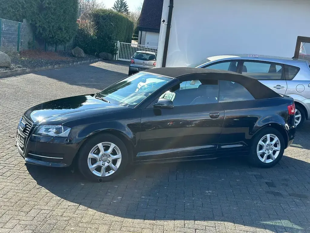 Gebraucht Audi A3 Cabriolet Attraction 105 PS (77 kW) 2012 Schwarz Cabrio