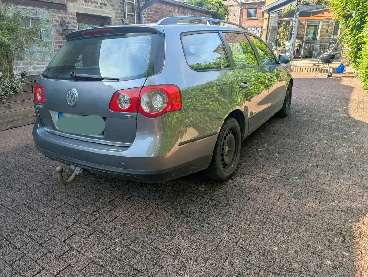 Gebraucht VW Passat 105 PS (77 kW) 2007 Grau Kombi