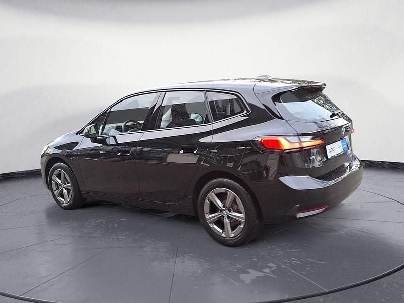 Gebraucht BMW 220 Active Tourer 156 PS (114 kW) 2025 Schwarz Van / Kleinbus